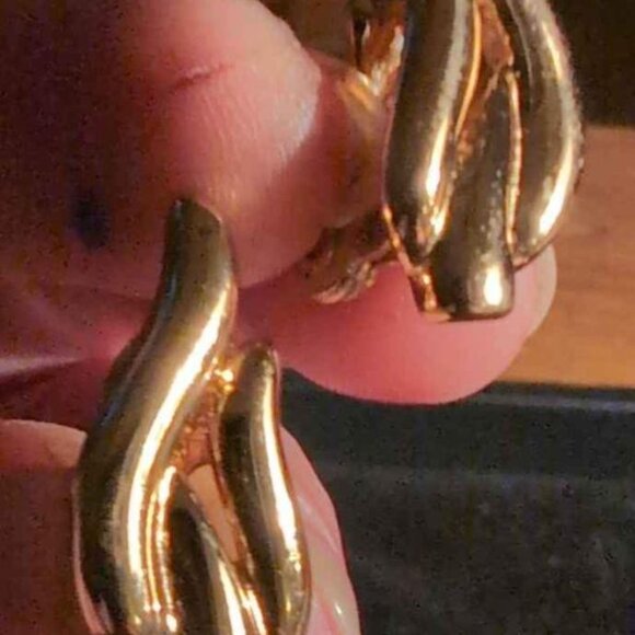 Vintage-1970's MONET Friction Clip Bold Gold Tone Clip Earrings Blue#46 - Picture 6 of 7